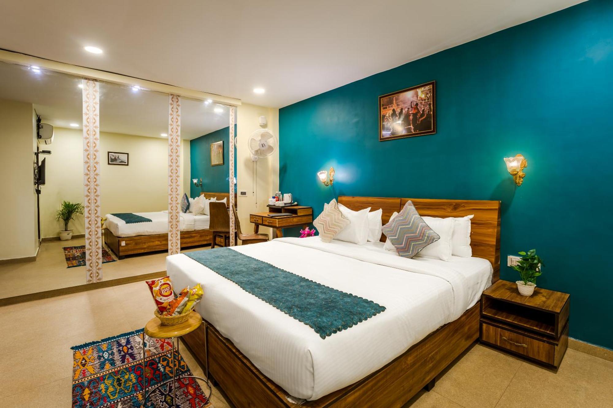 Tripli Hotels Silver Shine Varanasi Exterior photo
