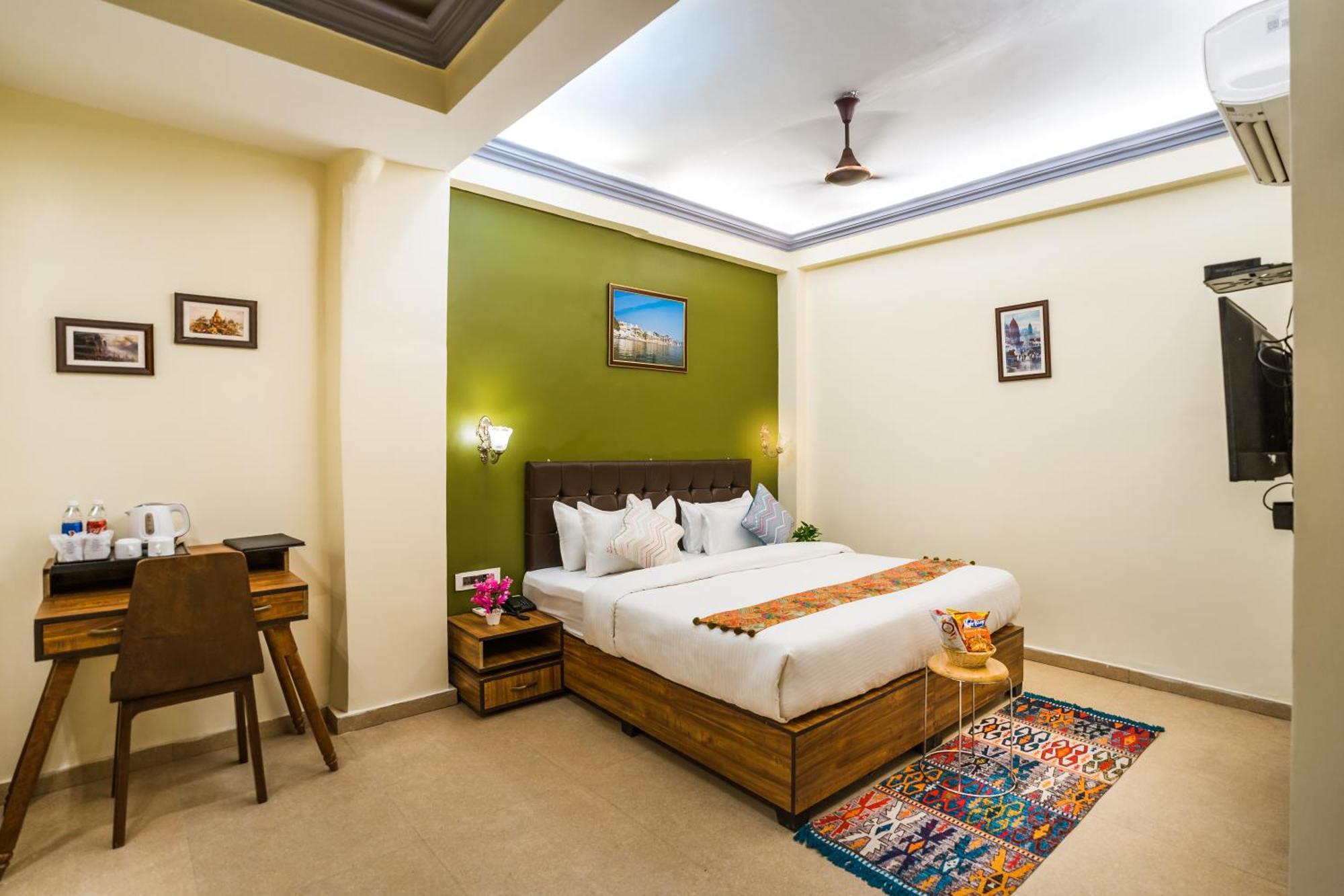 Tripli Hotels Silver Shine Varanasi Exterior photo