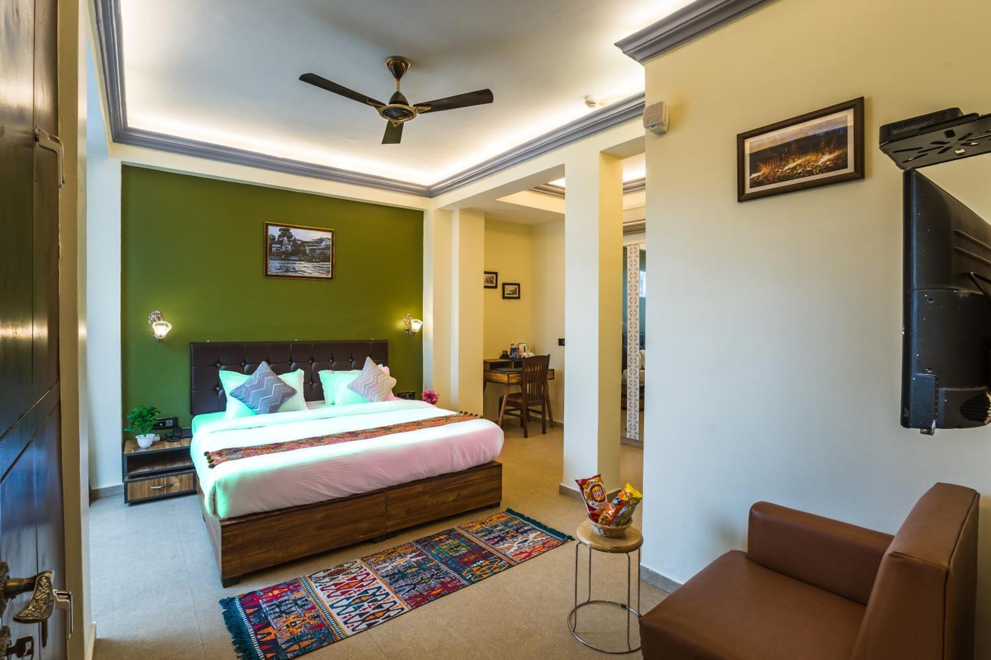 Tripli Hotels Silver Shine Varanasi Exterior photo