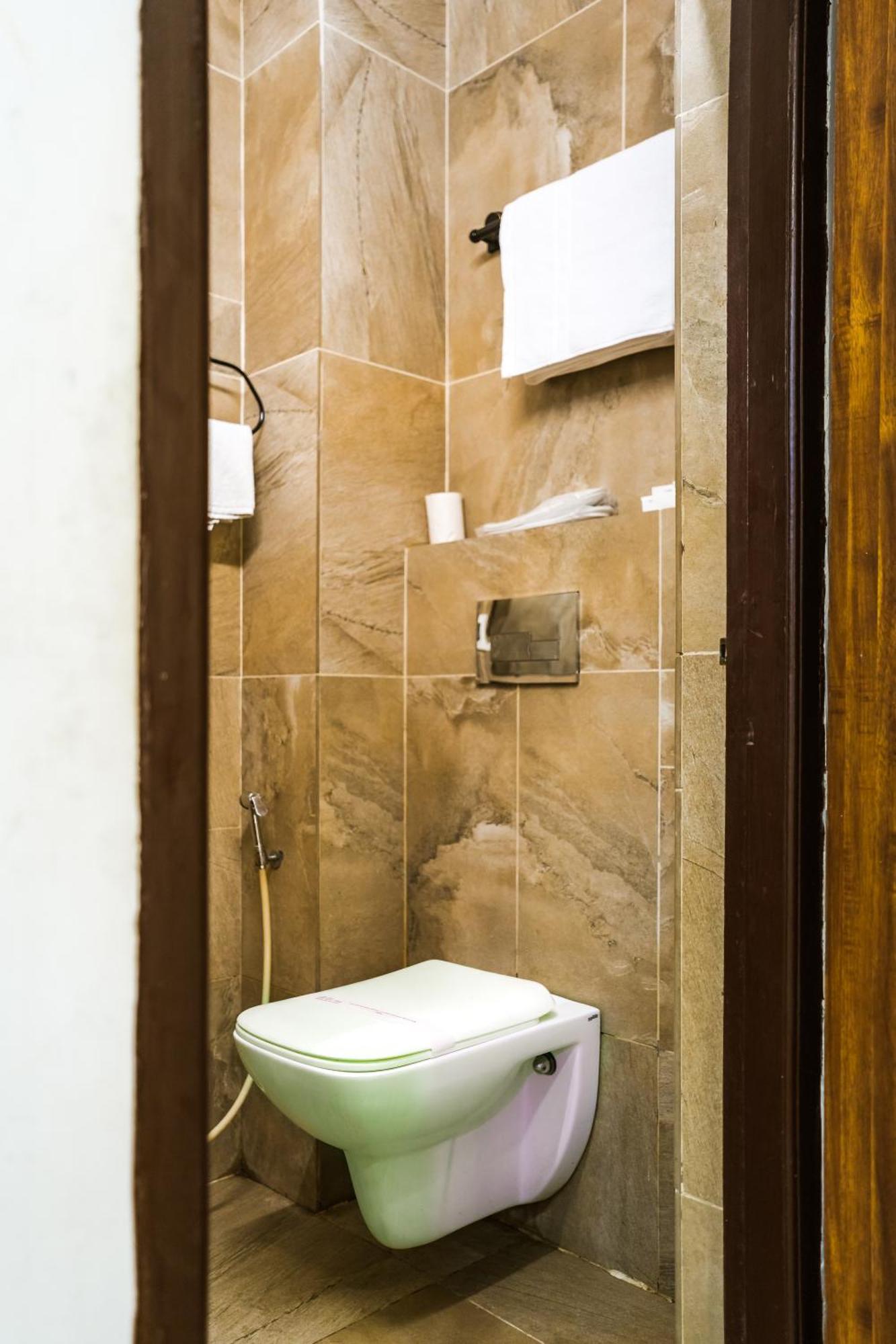 Tripli Hotels Silver Shine Varanasi Exterior photo